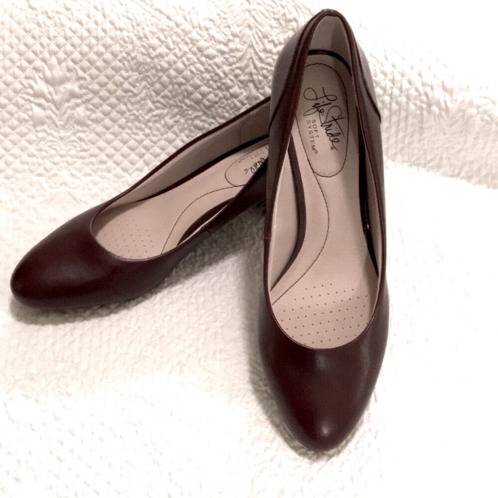 NWOT Life Stride Chunky Heels